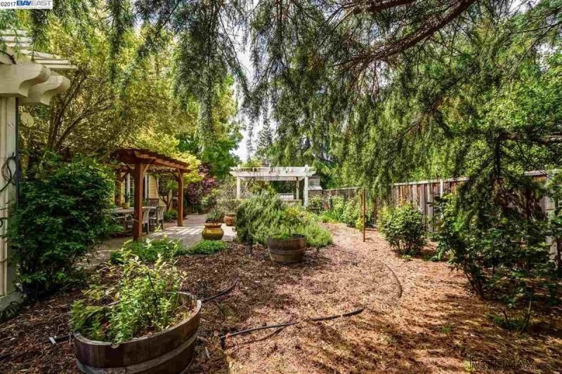 5 Bedrooms - Property - CA - For Sale - 2
