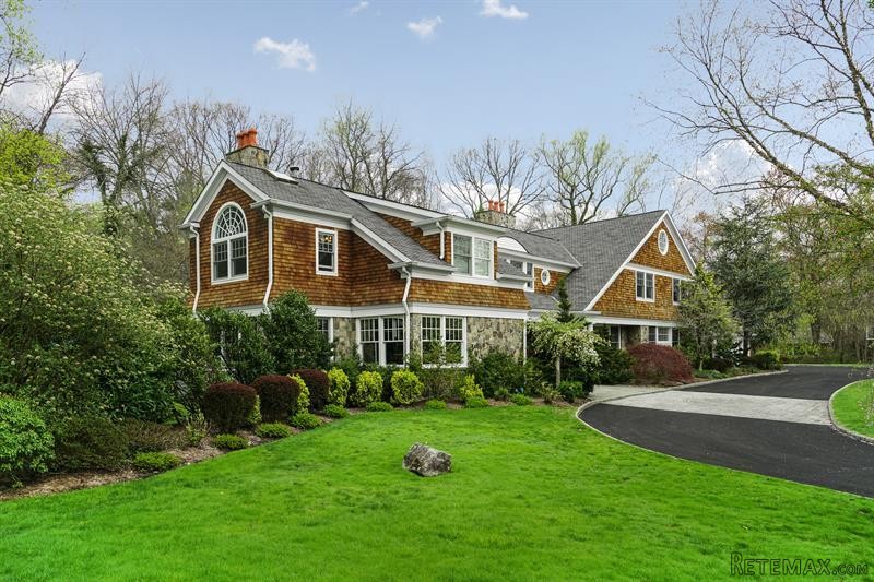 5 bedroom House For Sale: 6 Lakeside..