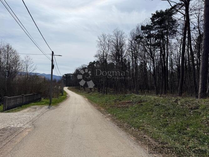 ZEMLJIŠTE IDEALNO ZA OBITELJSKU KUĆU DIVOSELO - 2