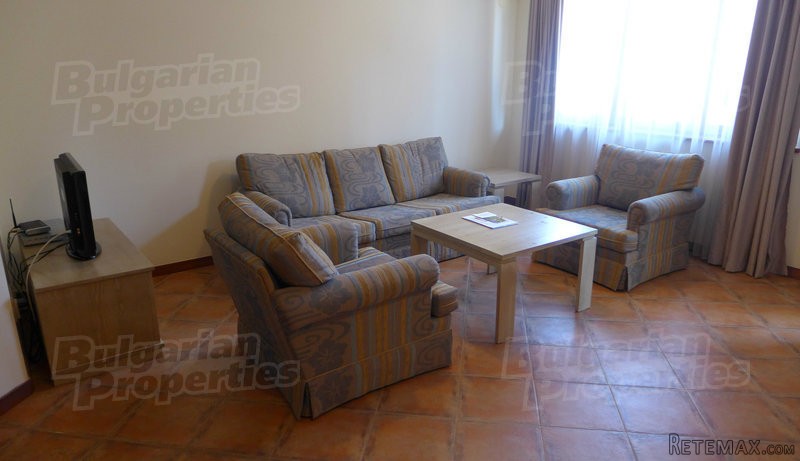 Luxury One-Bedroom Flat Near The Golf..
