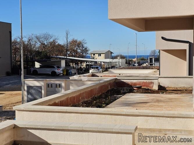 Prizemlje s okućnicom u blizini plaže i centra - 3