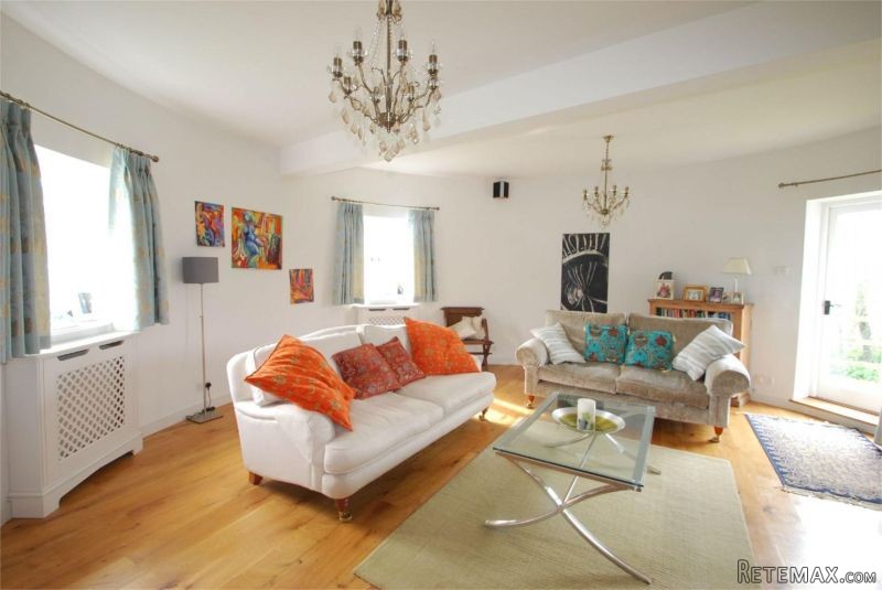 5 Bedroom Detached House - 2