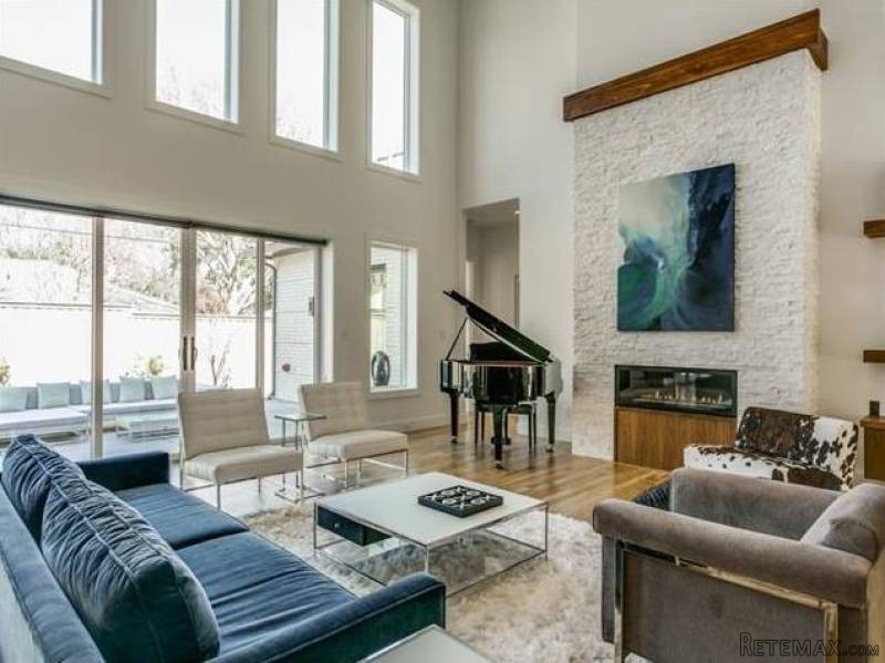5 bedroom House For Sale: 4627 Alta..