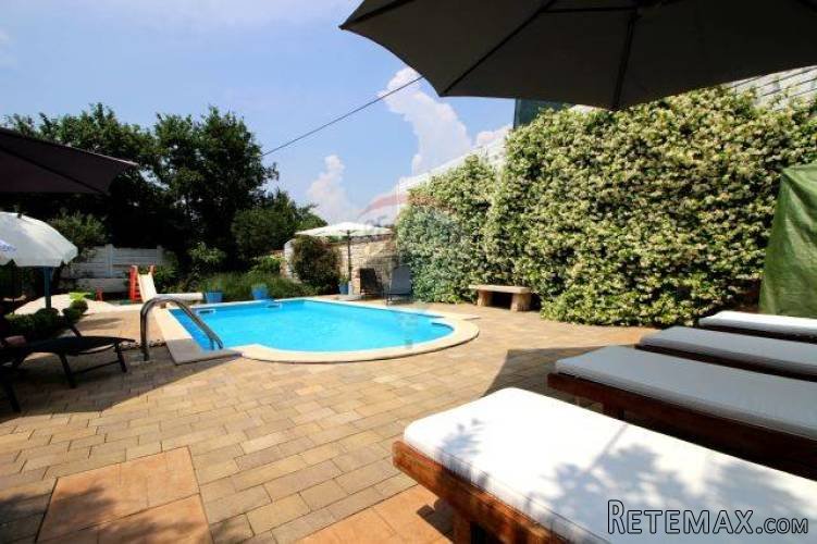 Prekrasna kamena Villa na moru