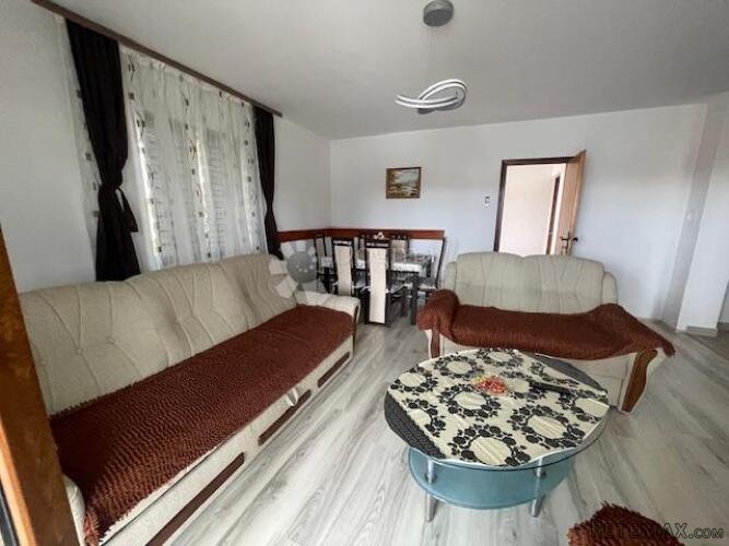 ETAŽA KUĆE SA DVA APARTMANA - 2