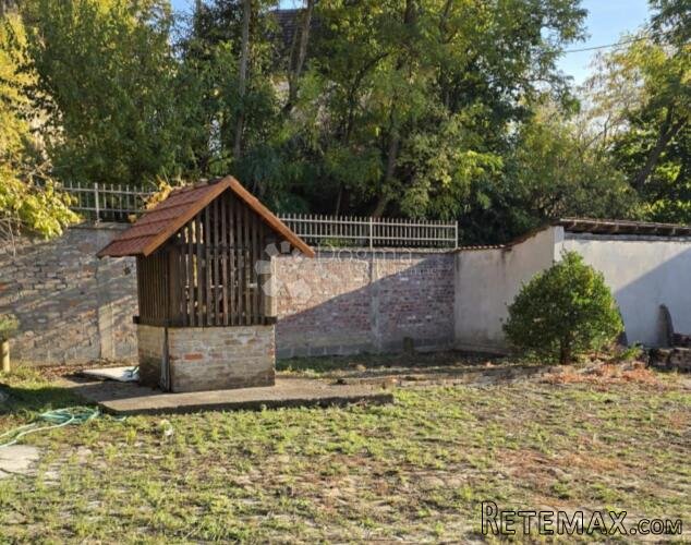 Idealna za obitelj ili ulaganje – kuća s okućnicom na Dunavu - 2