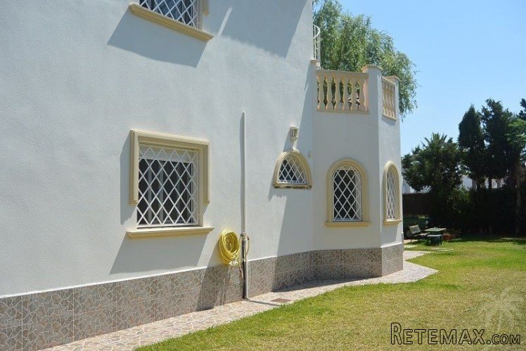 Prime location 4 bedroom property in Denia with private.. - 2