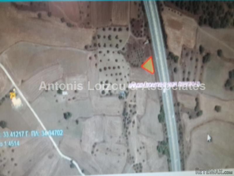 595m2 Plot in Sia