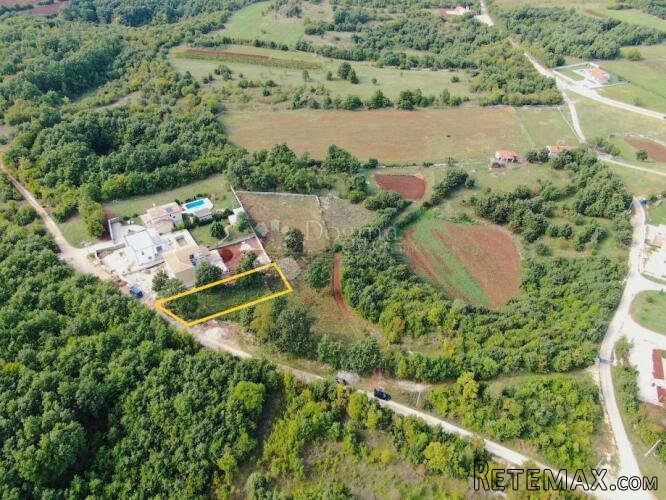 SVETVINČENAT: Građevinsko zemljište 726m