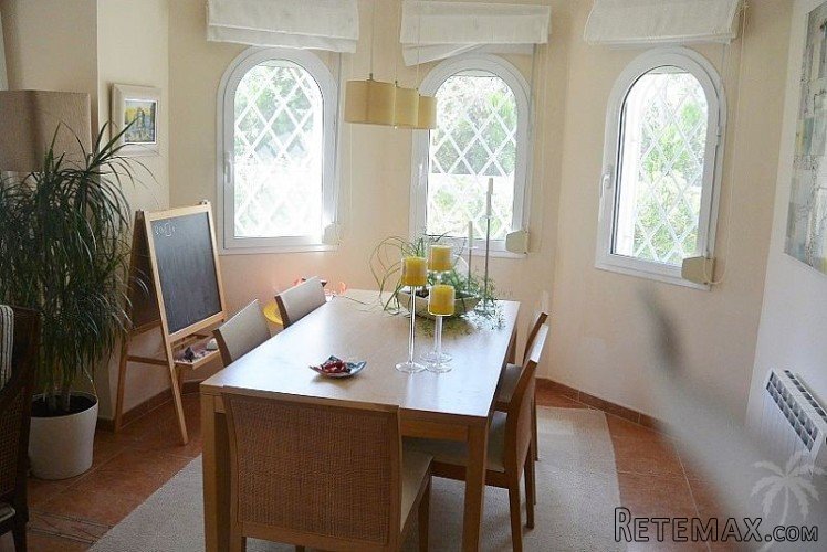 Prime location 4 bedroom property in Denia with private.. - 6