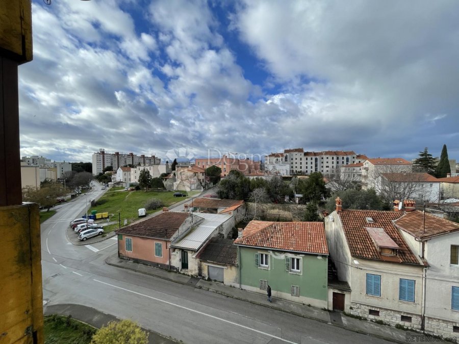 Stoja - stan na dvije etaže za adaptaciju