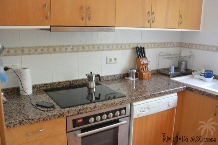 Prime location 4 bedroom property in Denia with private.. - 8