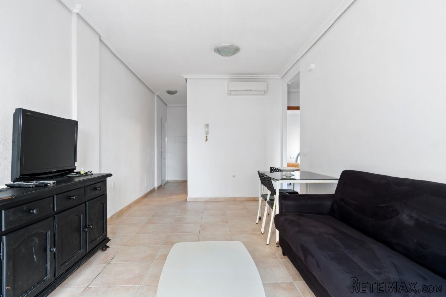 Apartamento en planta baja ubicado a tan solo 200m del.. - 2