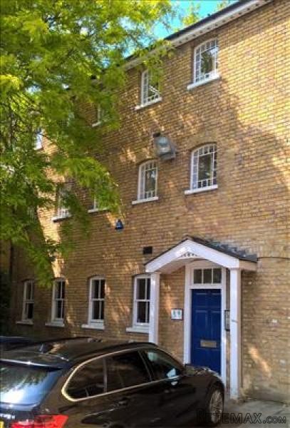 9 Twisleton Court, Priory Hill..