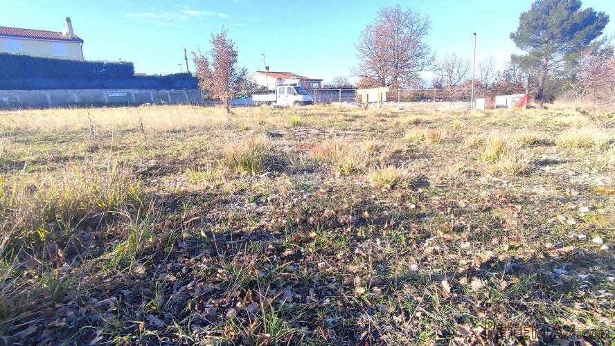Istra, Buje, Kaštel - građevinsko zemljište stambene namjene - 3
