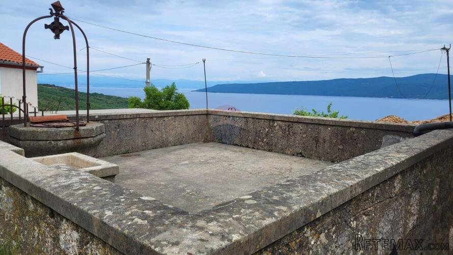 ISTRA, PLOMIN - Starina s pogledom na more - 3