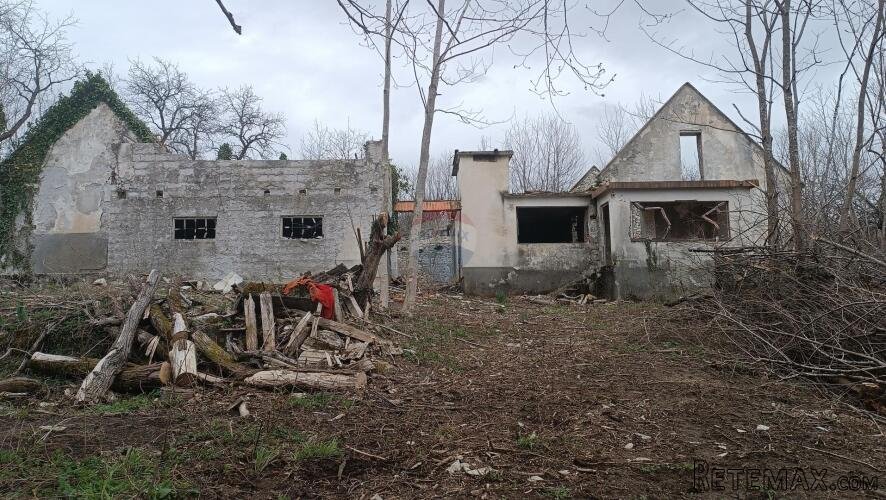 Karlovačka županija,Janja Gora - Kuća, dvor, gospodarske zgr