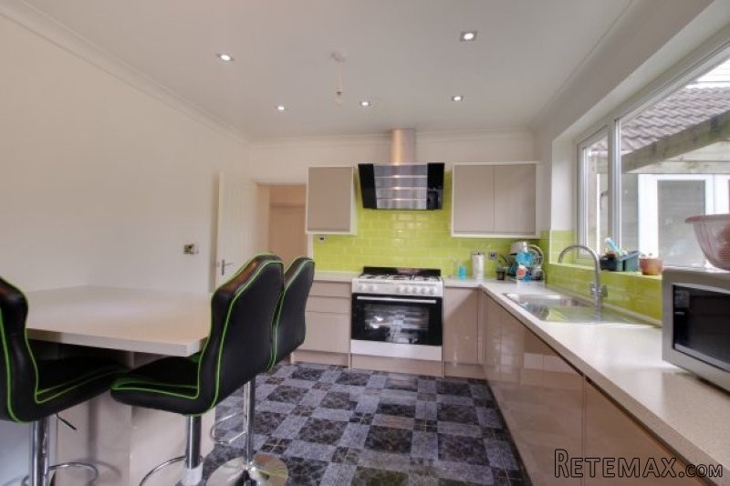 6 bedroom, Detached House house for sale - 2