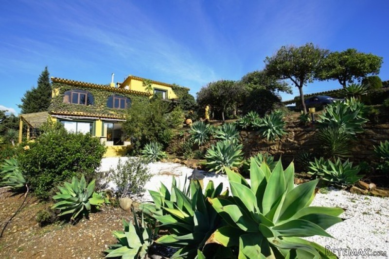 5 Bedrooms - Villa - Malaga - For Sale