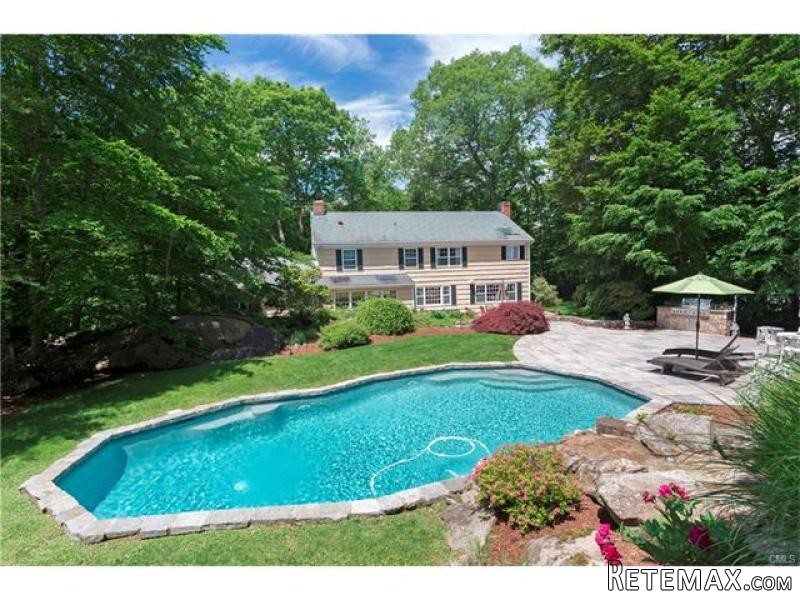 5 bedroom House For Sale: 31 HORSESHOE.. - 2
