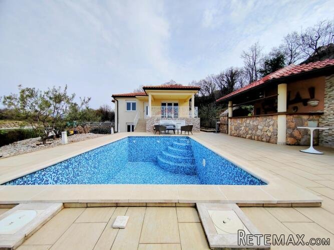 OTOK KRK,OMIŠALJ-villa sa dva stana i bazenom - 2