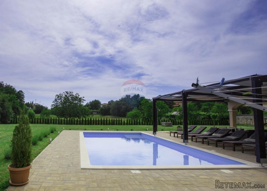 Istra, Rovinj - prekrasna villa s velikom okućnicom - 3
