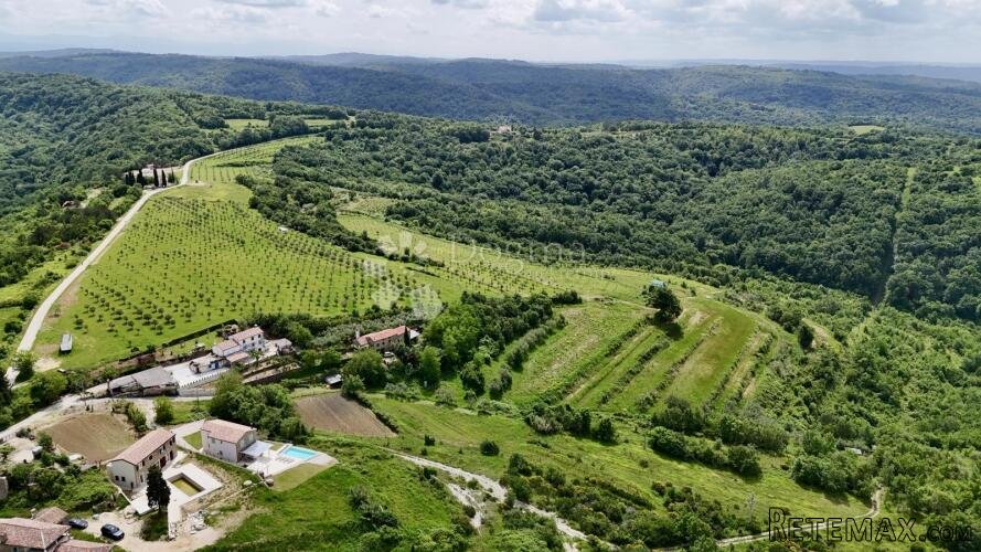 PREDIVNA KAMENA KUĆA S BAZENOM I POGLEDOM NA MORE - 3