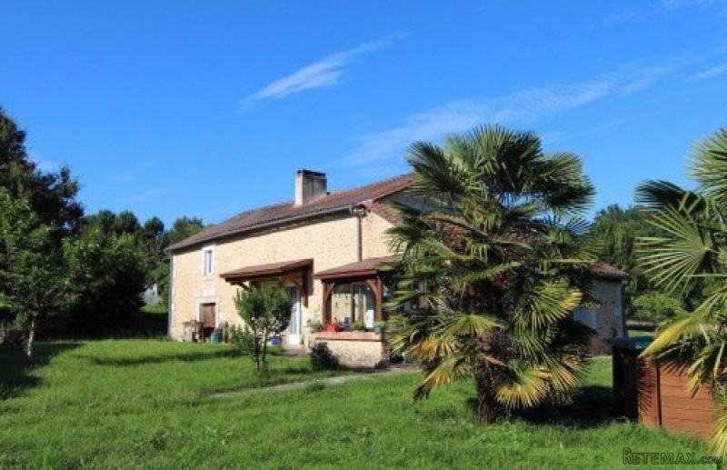 Pretty Stone House Set On 3.5 Hectares..