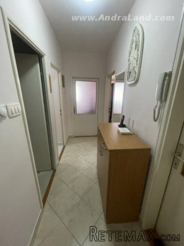 Prodaje se stan - 4