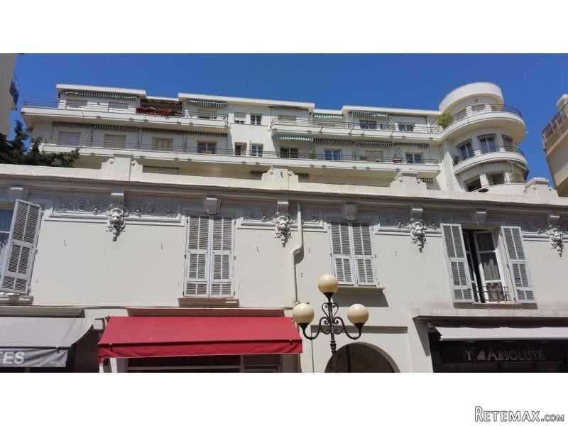 2 Bed Apartment Located In A Quite..