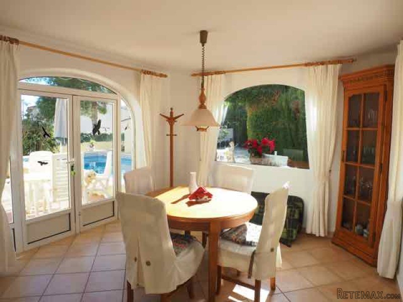 4 Bedrooms - Villa - Alicante - For Sale