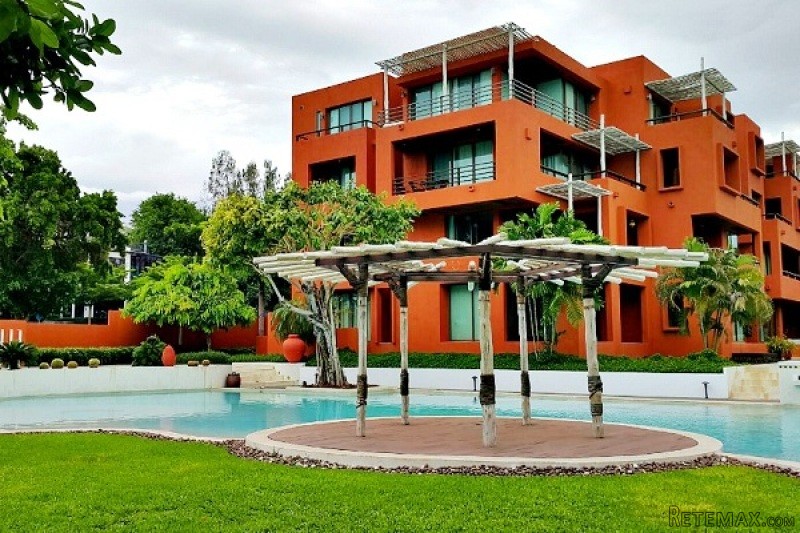 2 Bed Beachfront Condo At Las Tortugas..