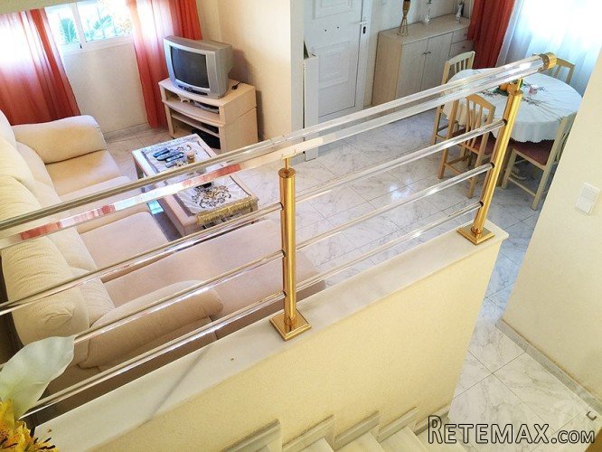 This semi-detached house is located in a quiet urbanization.. - 7