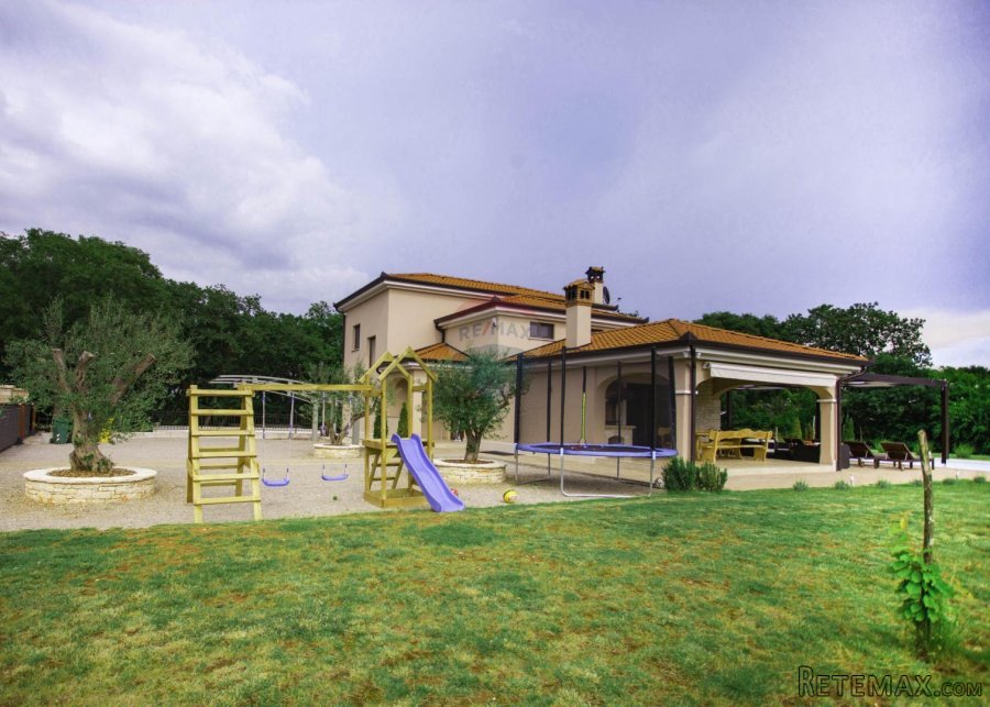 Istra, Rovinj - prekrasna villa s velikom okućnicom - 8