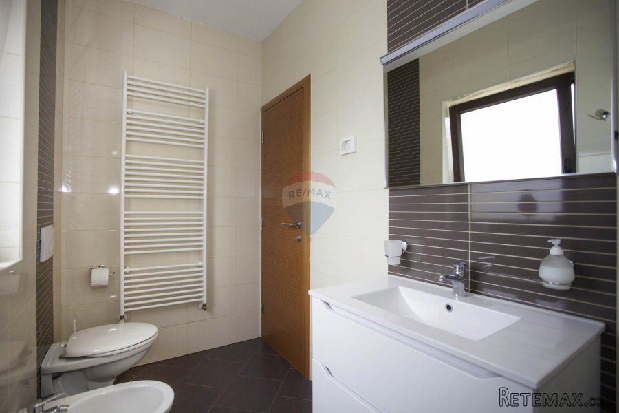 Istra, Rovinj - prekrasna villa s velikom okućnicom - 9