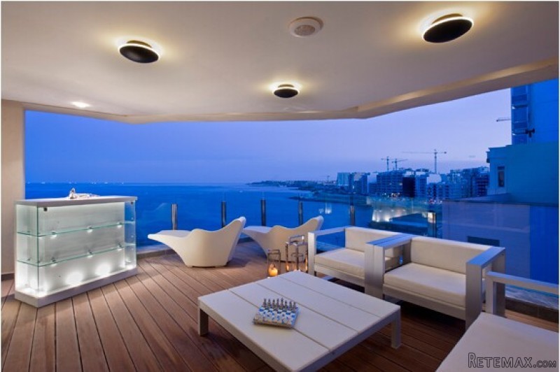 Flat, Luxurious Finish