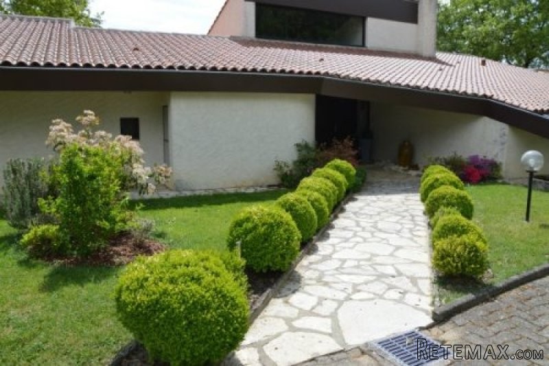 Outstanding Architect Designed House.. - 2