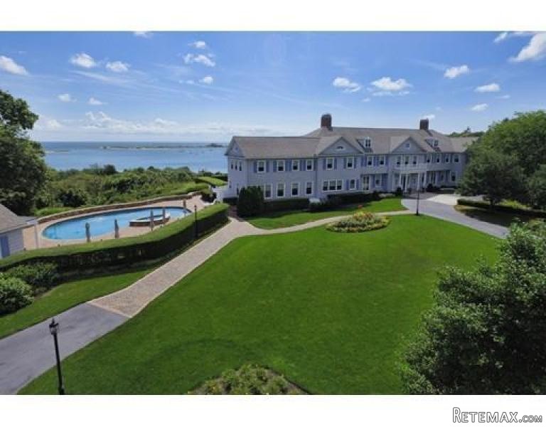 9 bedroom House For Sale: 421 Main.. - 2