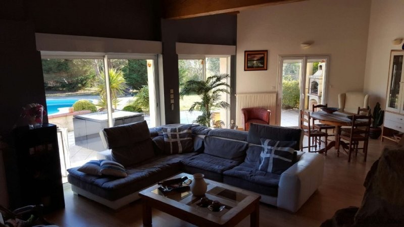 Villa With Pool And Views - 2