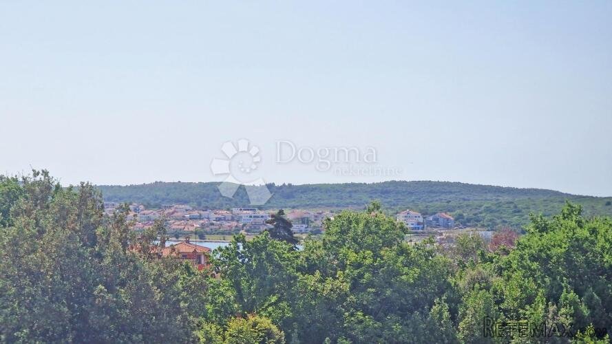 STAN 106 M2, POGLED MORE, 3OO M DO MORA, BAZEN – TOP LOKACIJ - 2