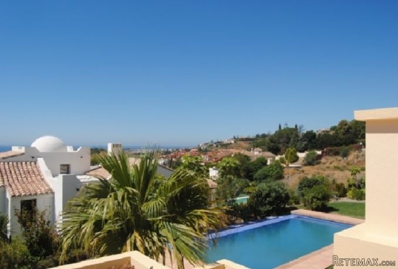 4 Bedrooms - Villa - Malaga - For Sale