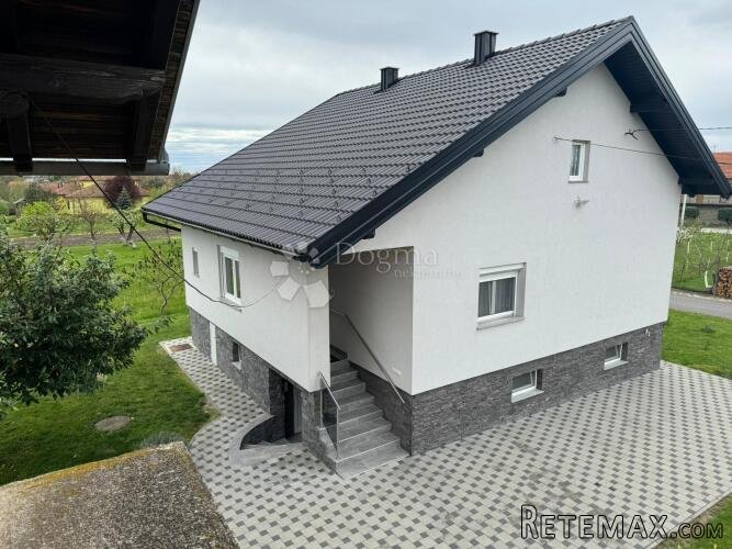 Dvije samostojeće kuće na velikoj okućnici - 3