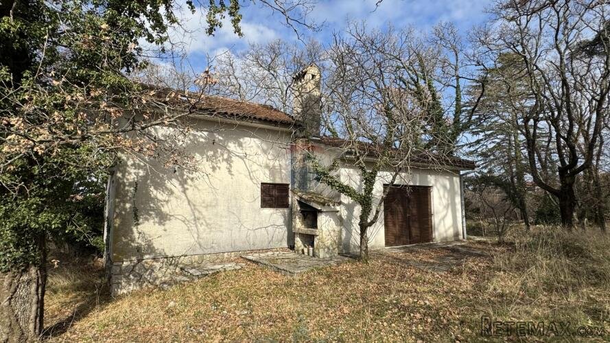 Otok Krk, Gostinjac, samostojeća kuća 200m2, okućnica 3500m2 - 3