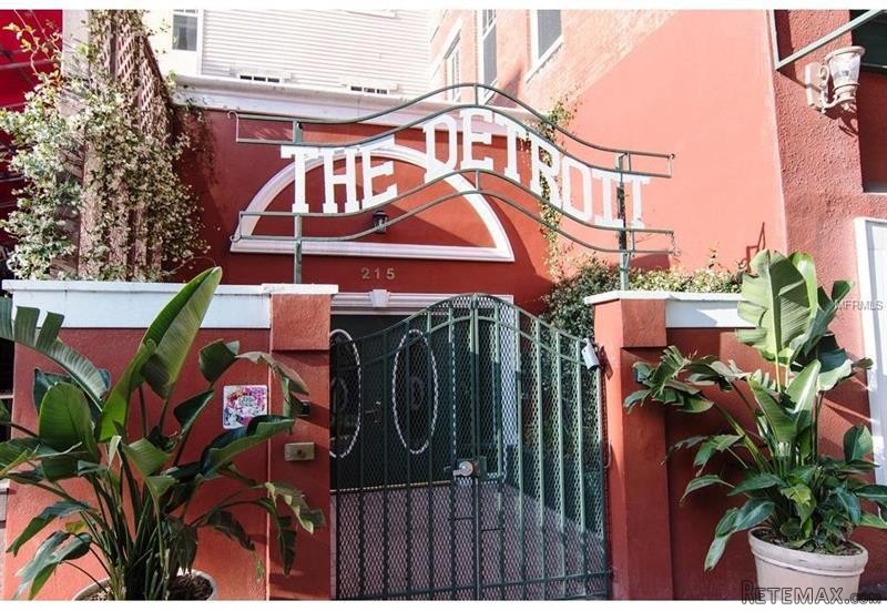 2 bedroom Property For Sale: 215..
