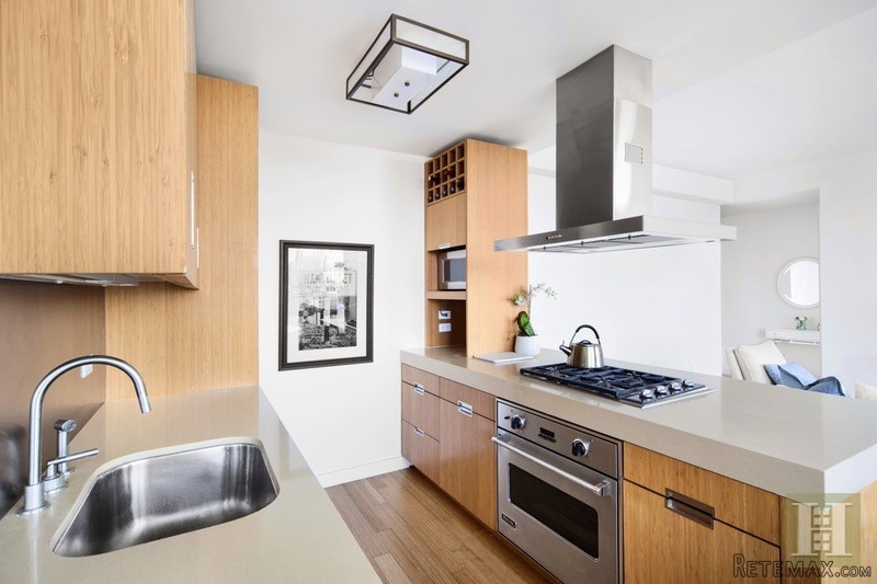1 bedroom Apartment For Sale: 450 WEST.. - 2