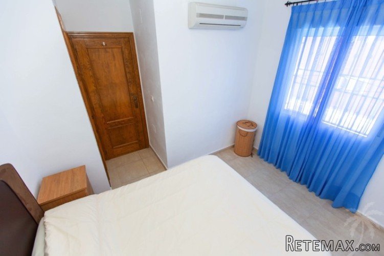 This nice apartment can be found in Los Altos. It has 2.. - 6