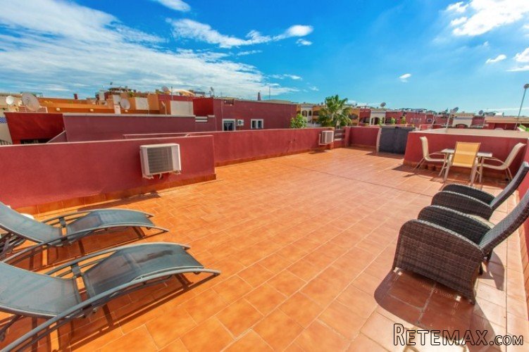 This nice apartment can be found in Los Altos. It has 2.. - 7