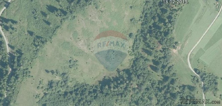 Velika parcela uz potočić i asfaltiranu cestu - 2
