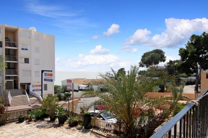 Superb villa in second line of the sea