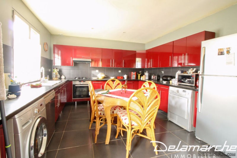 3 Bedroom Wooden Villa With Garden.. - 2